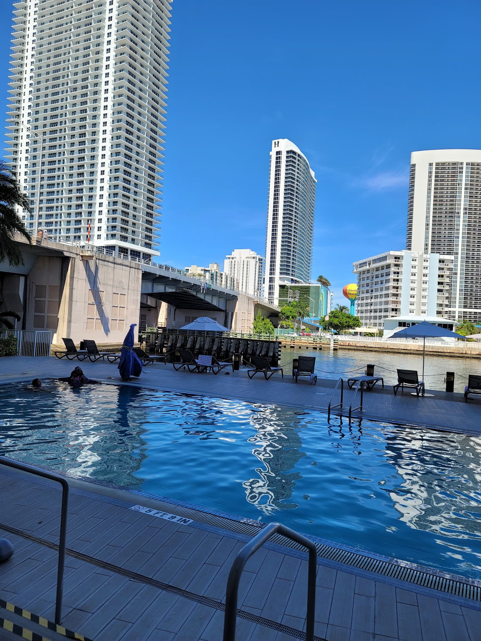 Hallandale Beach, Hallandale Beach, FL